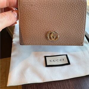Gucci Porcelain Rose Pebbled Leather Wallet